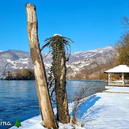 Brvnara Drina Wooden House Drina בית נופש